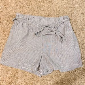 Seer Sucker Strechy Shorts